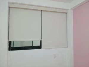 cortina roller con cenefa